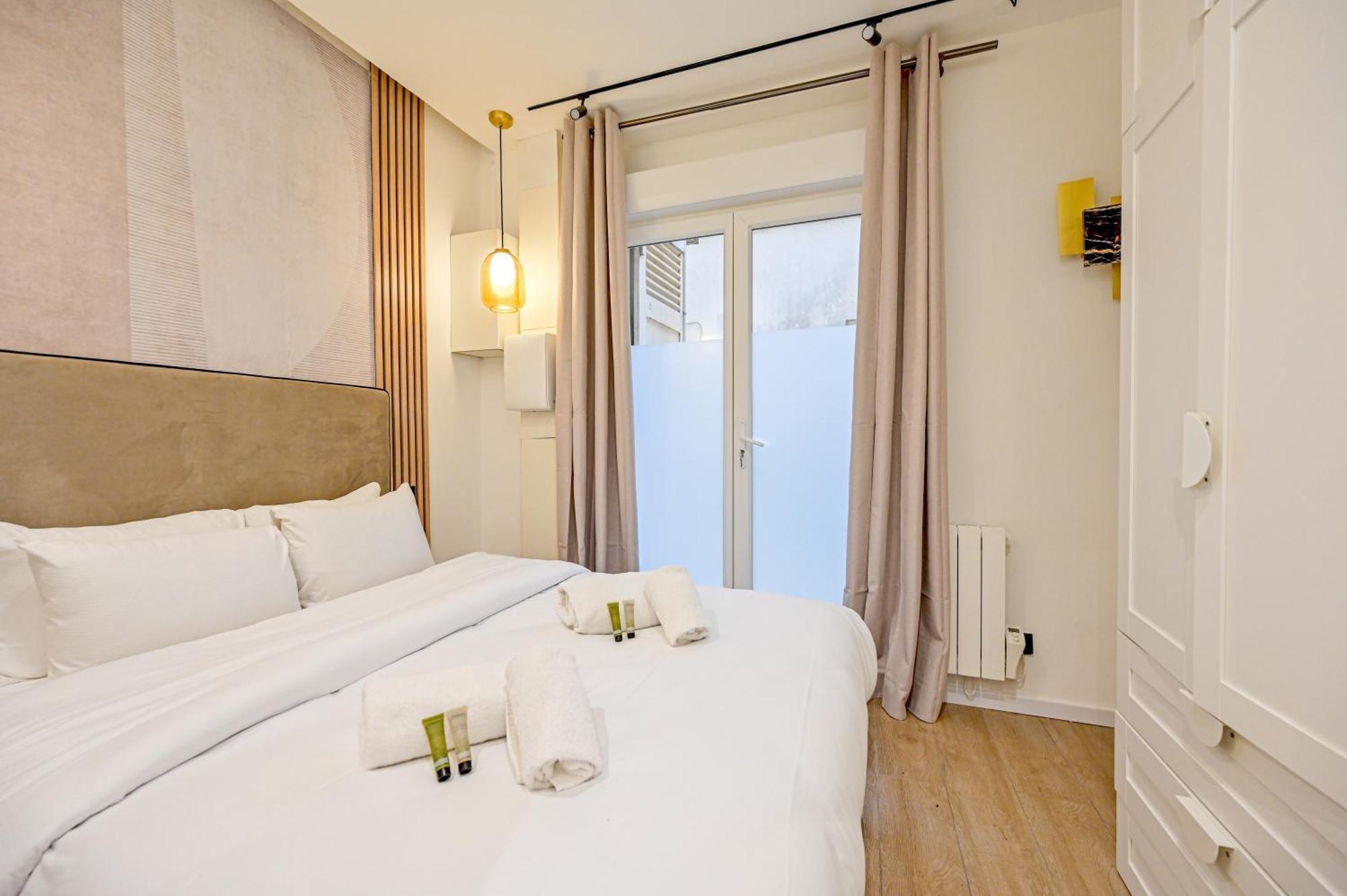 Relax In A Stylish Flat In Montmartre Lägenhet Paris Exteriör bild